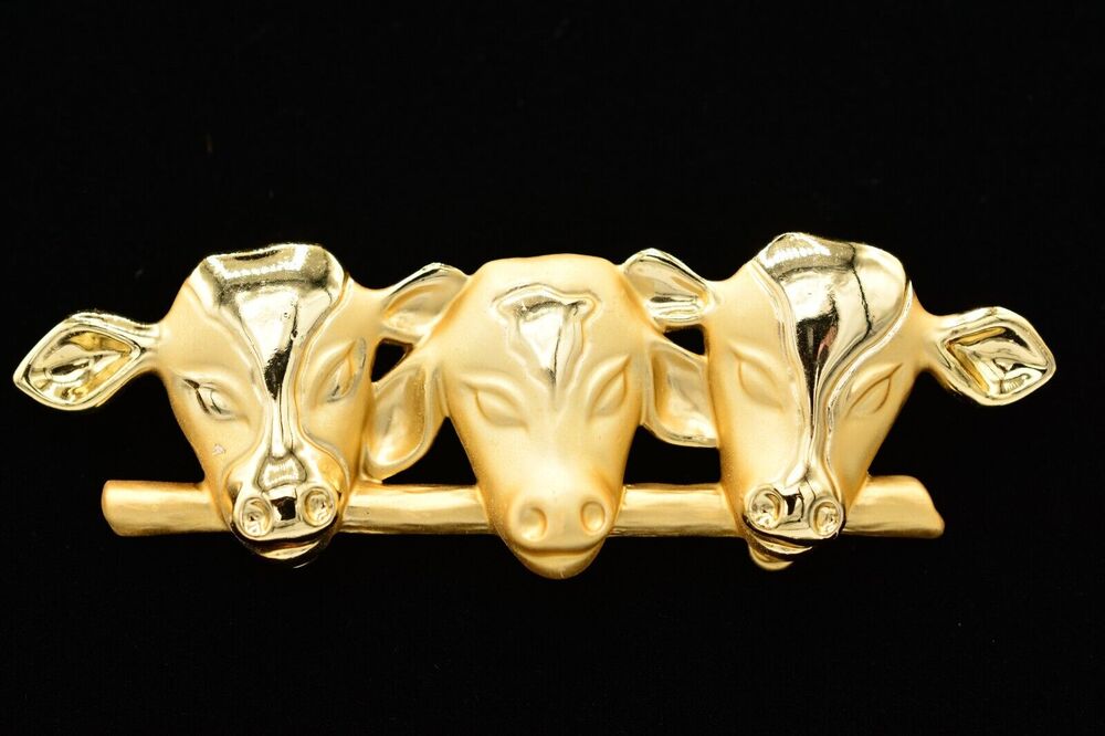 AJC Vintage Cow Pin Brooch Brushed Gold Triple Cows Farm NOS Signed 1980s BinA5